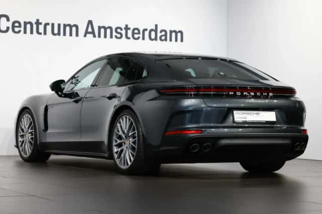 Porsche Panamera (2024) thumbnail 3