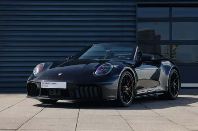 Porsche 911 (2024) thumbnail 1