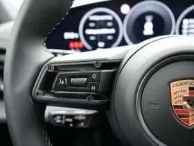 Porsche Taycan (0) thumbnail 32