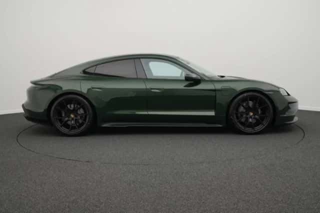 Porsche Taycan (0) thumbnail 6