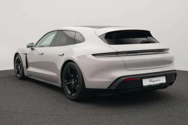 Porsche Taycan (2025) thumbnail 3