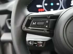 Porsche Taycan (0) thumbnail 33