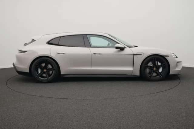 Porsche Taycan (2025) thumbnail 6