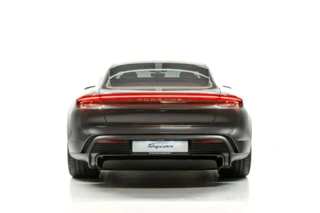 Porsche Taycan (2025) thumbnail 4