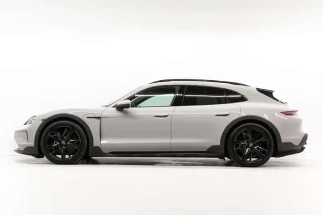 Porsche Taycan (2025) thumbnail 2