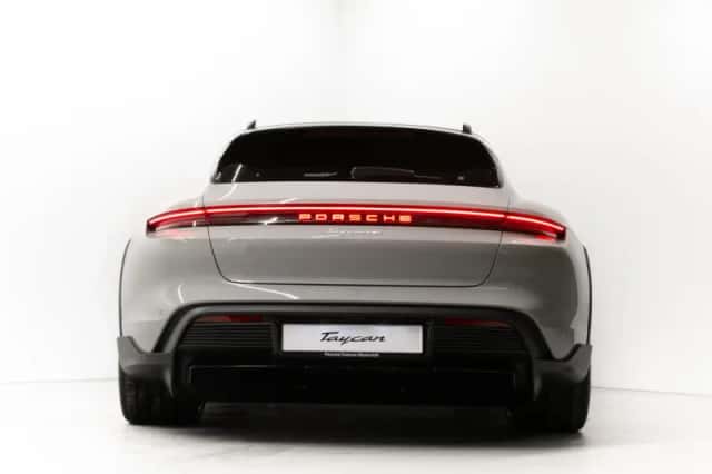 Porsche Taycan (2025) thumbnail 4