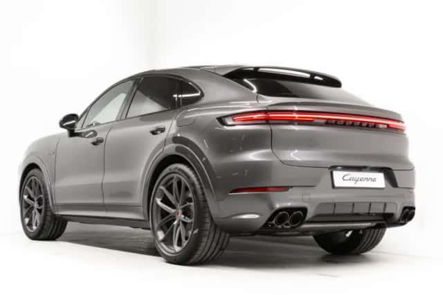 Porsche Cayenne (2025) thumbnail 3