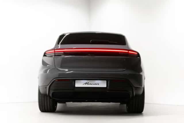 Porsche Macan (2025) thumbnail 4