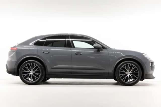 Porsche Macan (2025) thumbnail 6