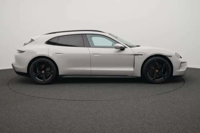 Porsche Taycan (2026) thumbnail 6
