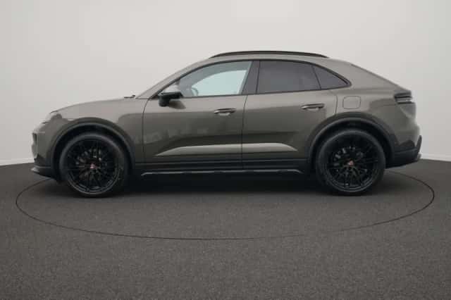 Porsche Macan (2026) thumbnail 2