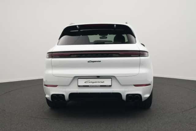 Porsche Cayenne (2026) thumbnail 4