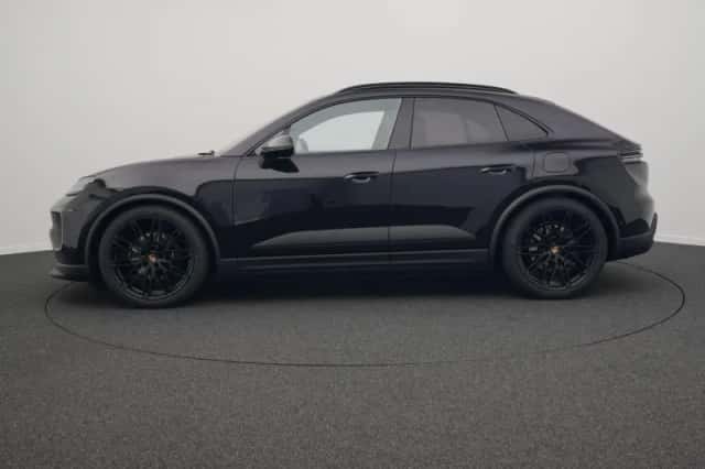 Porsche Macan (2025) thumbnail 2