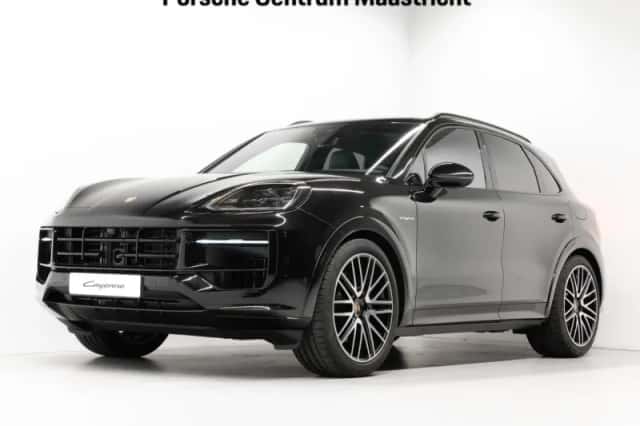 Porsche Cayenne (2026) thumbnail 1
