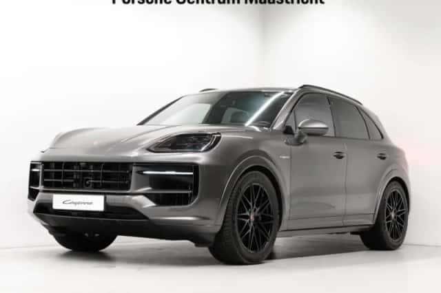 Porsche Cayenne (2025) thumbnail 1