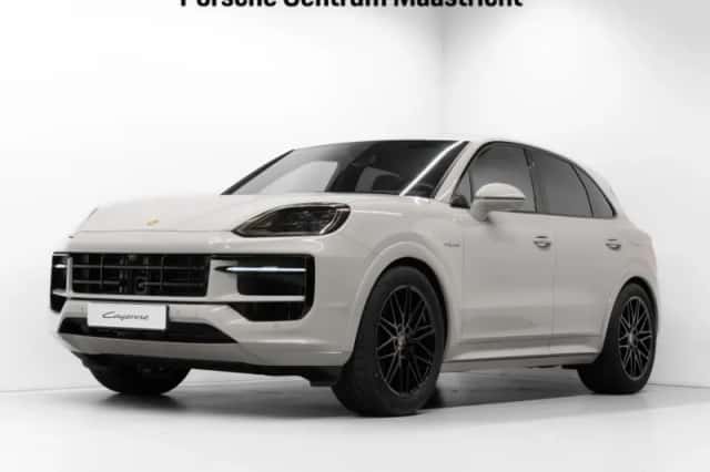 Porsche Cayenne (2026) thumbnail 1