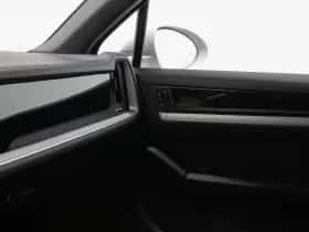 Porsche Cayenne (0) thumbnail 26