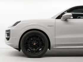 Porsche Cayenne (0) thumbnail 5