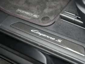 Porsche Cayenne (0) thumbnail 45