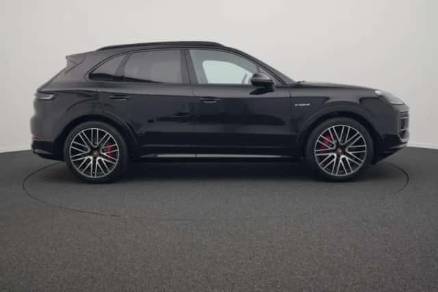 Porsche Cayenne (2026) thumbnail 6