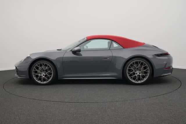 Porsche 911 (2026) thumbnail 2