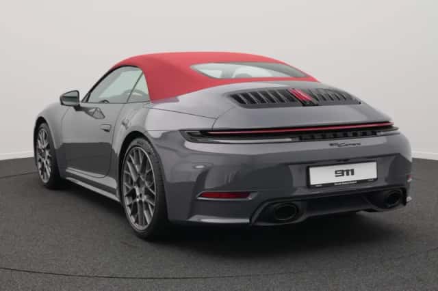 Porsche 911 (2026) thumbnail 3