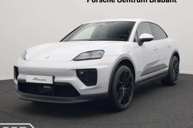 Porsche Macan (2026) thumbnail 1