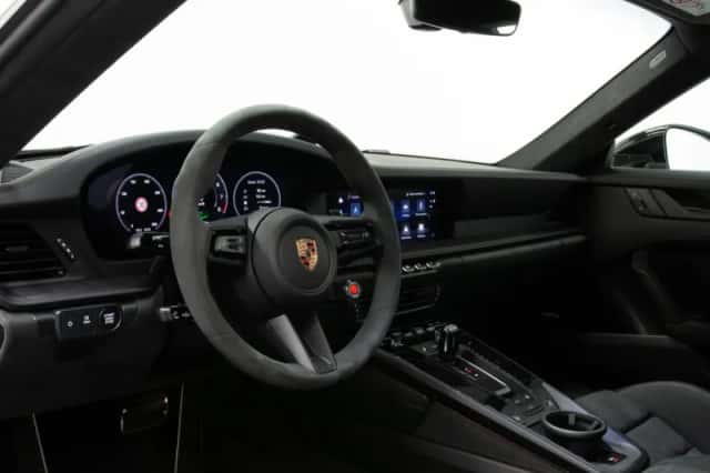 Porsche 911 (2026) thumbnail 4