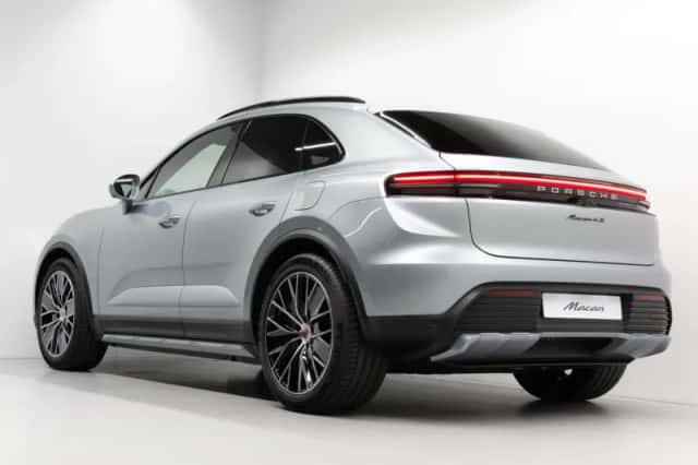 Porsche Macan (2025) thumbnail 3