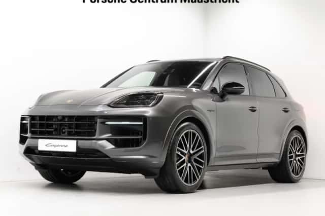 Porsche Cayenne (2026) thumbnail 1