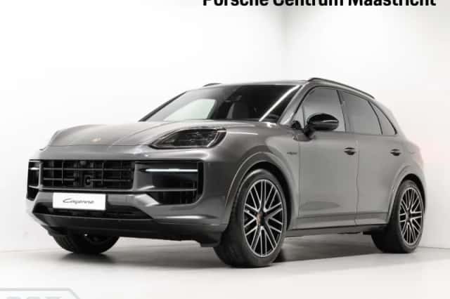 Porsche Cayenne (2026) thumbnail 1