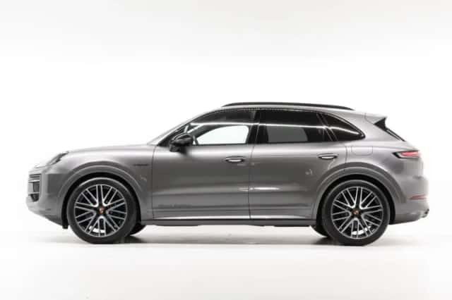 Porsche Cayenne (2026) thumbnail 2