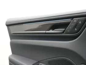 Porsche Macan (0) thumbnail 36