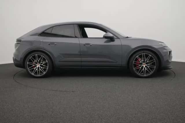 Porsche Macan (2026) thumbnail 6