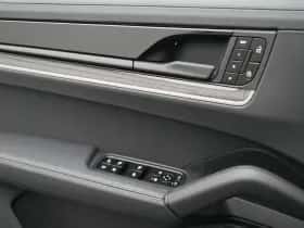 Porsche Cayenne (0) thumbnail 39