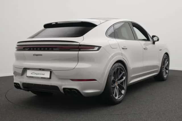 Porsche Cayenne (2026) thumbnail 5