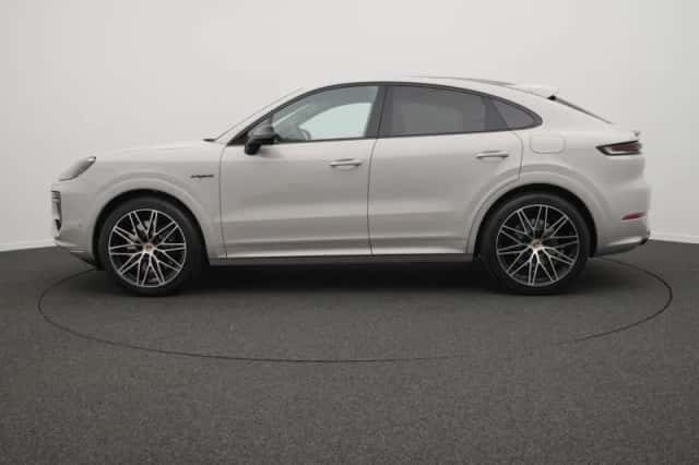 Porsche Cayenne (2026) thumbnail 2