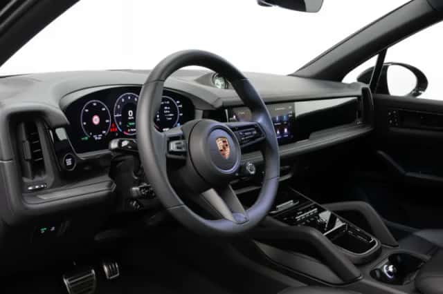 Porsche Cayenne (2026) thumbnail 4