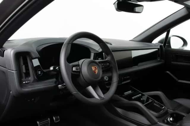 Porsche Cayenne (2026) thumbnail 4