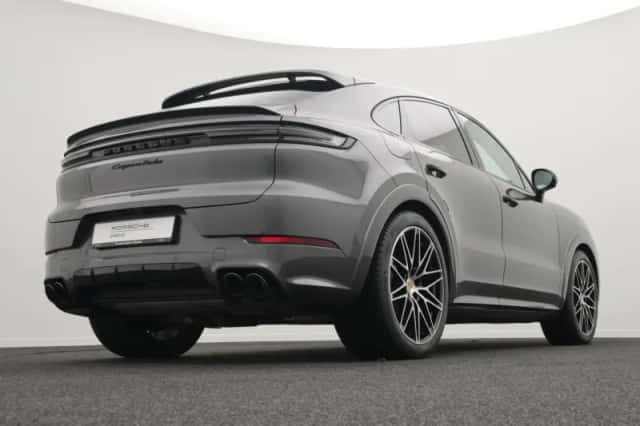 Porsche Cayenne (2024) thumbnail 6