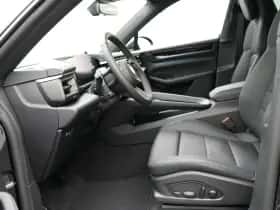 Porsche Macan (0) thumbnail 17
