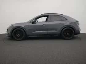 Porsche Macan (0) thumbnail 2