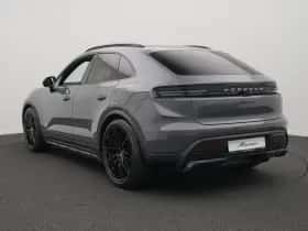 Porsche Macan (0) thumbnail 3