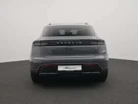 Porsche Macan (0) thumbnail 4