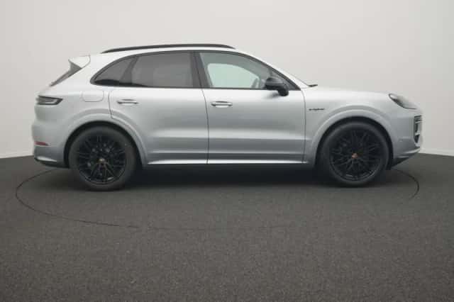 Porsche Cayenne (2026) thumbnail 2