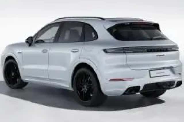 Porsche Cayenne (2026) thumbnail 3