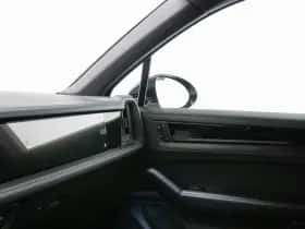 Porsche Cayenne (0) thumbnail 25