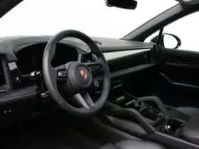 Porsche Cayenne (0) thumbnail 4