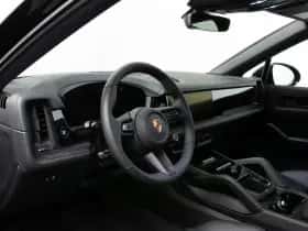 Porsche Cayenne (0) thumbnail 4
