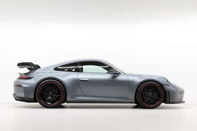 Porsche 911 (2026) thumbnail 6